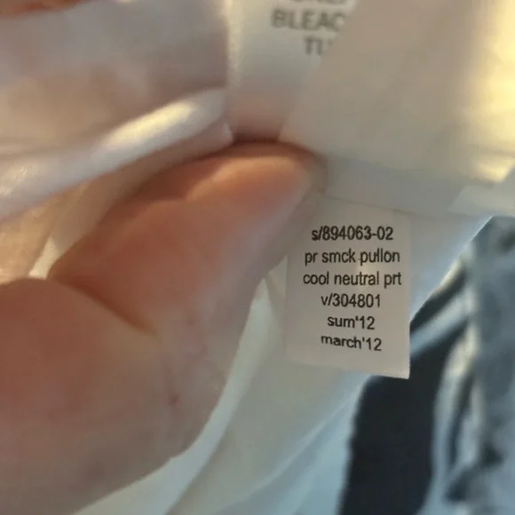 Banana Republic size 12 navy/white leaf print floral skirt. Like new. - Picture 7 of 7